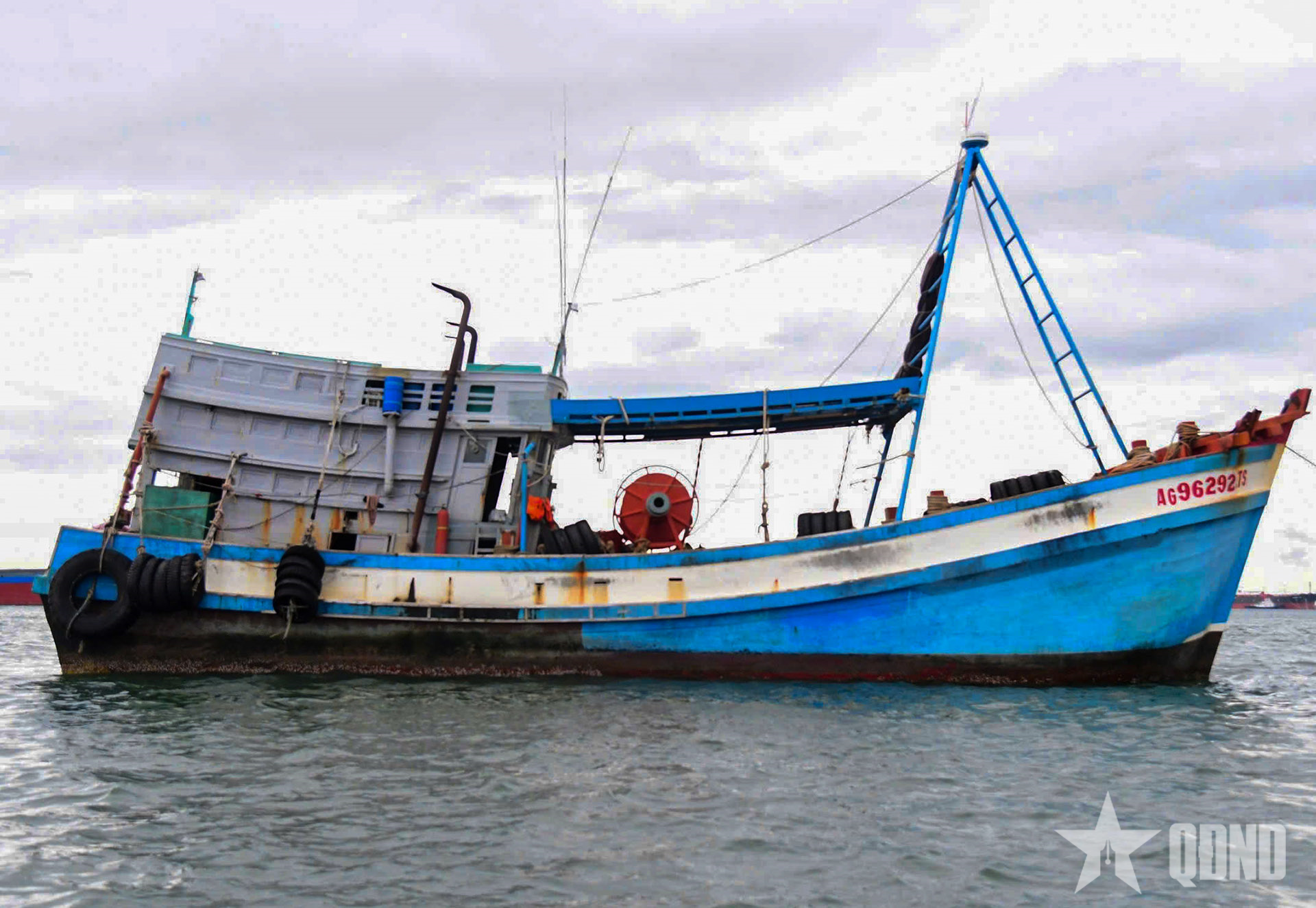 Hải đoàn Biên phòng 18 bắt tàu cá vi phạm các quy định về lĩnh vực thủy sản